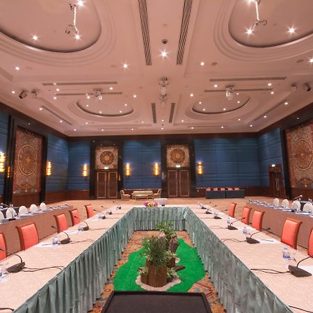 Golden Tulip Sovereign Hotel Bangkok Extérieur photo