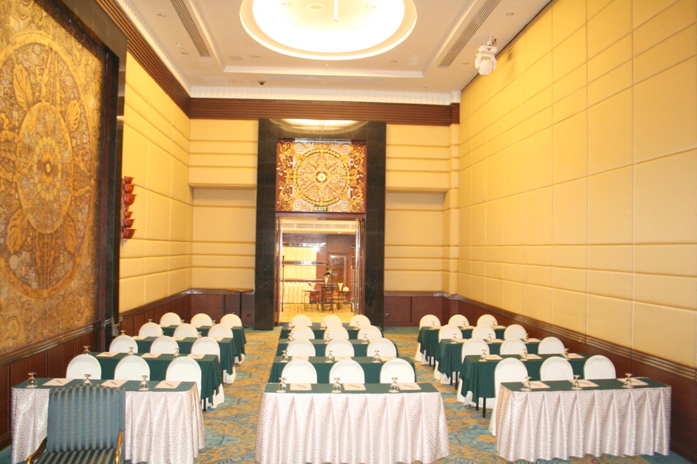 Golden Tulip Sovereign Hotel Bangkok Extérieur photo