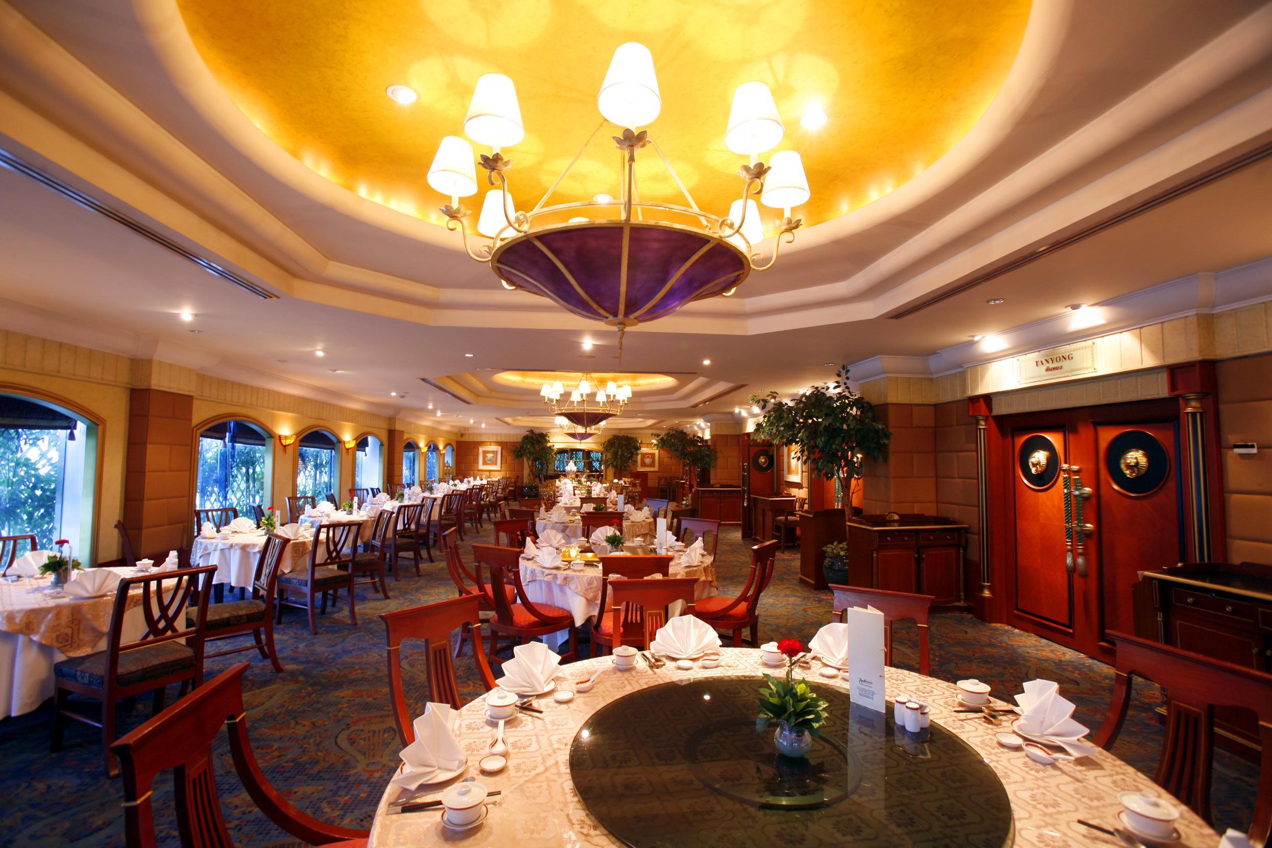 Golden Tulip Sovereign Hotel Bangkok Extérieur photo