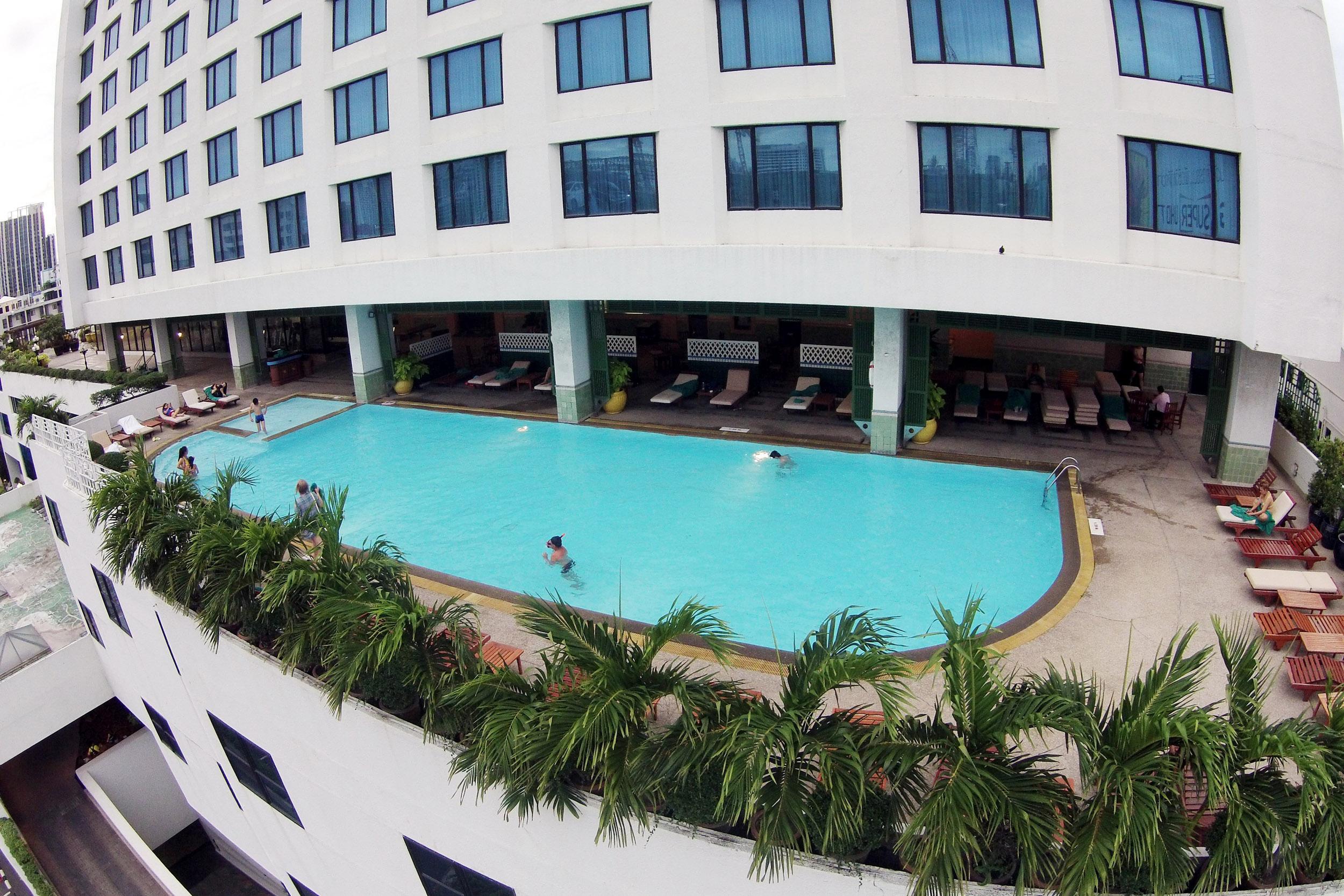 Golden Tulip Sovereign Hotel Bangkok Extérieur photo
