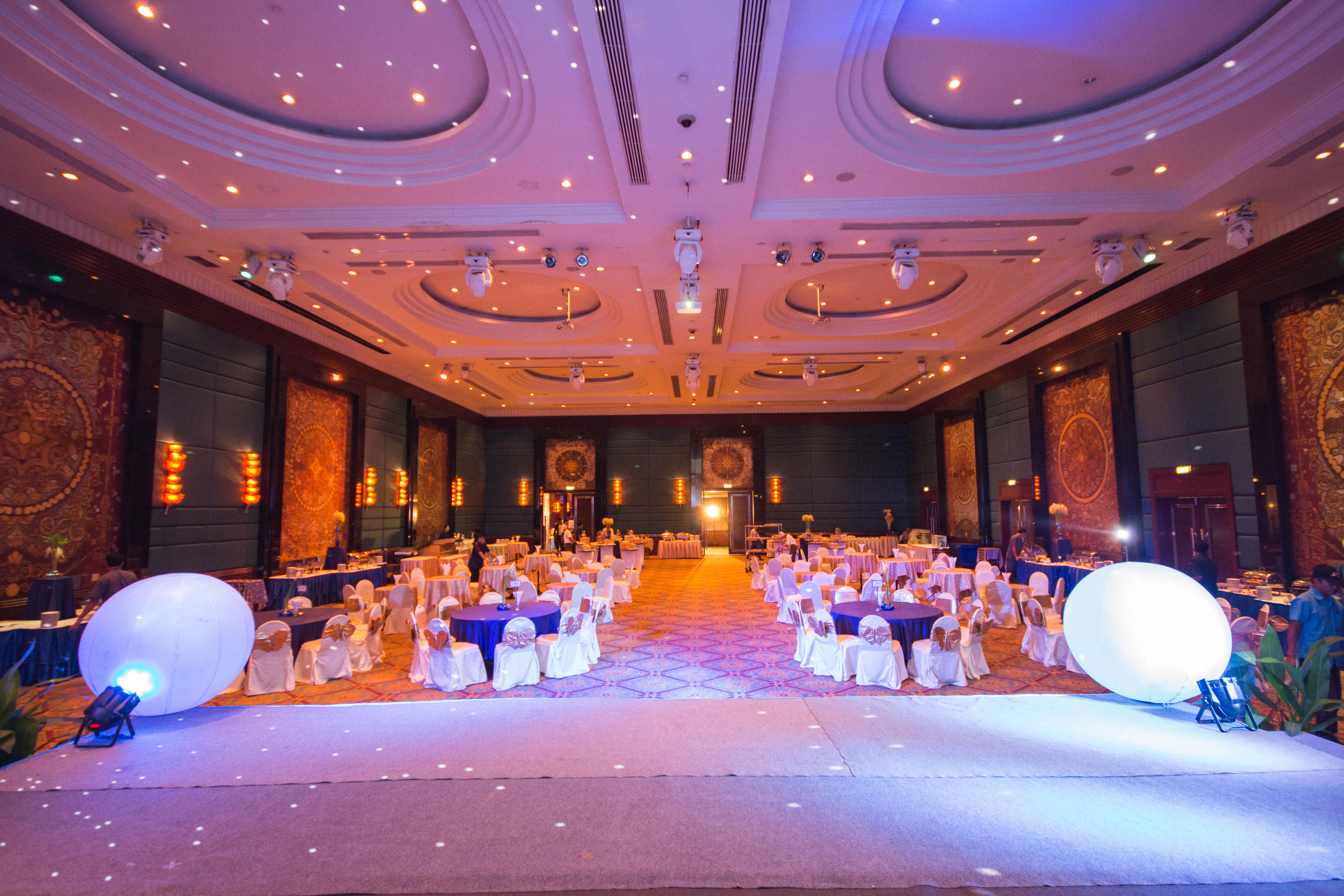 Golden Tulip Sovereign Hotel Bangkok Extérieur photo