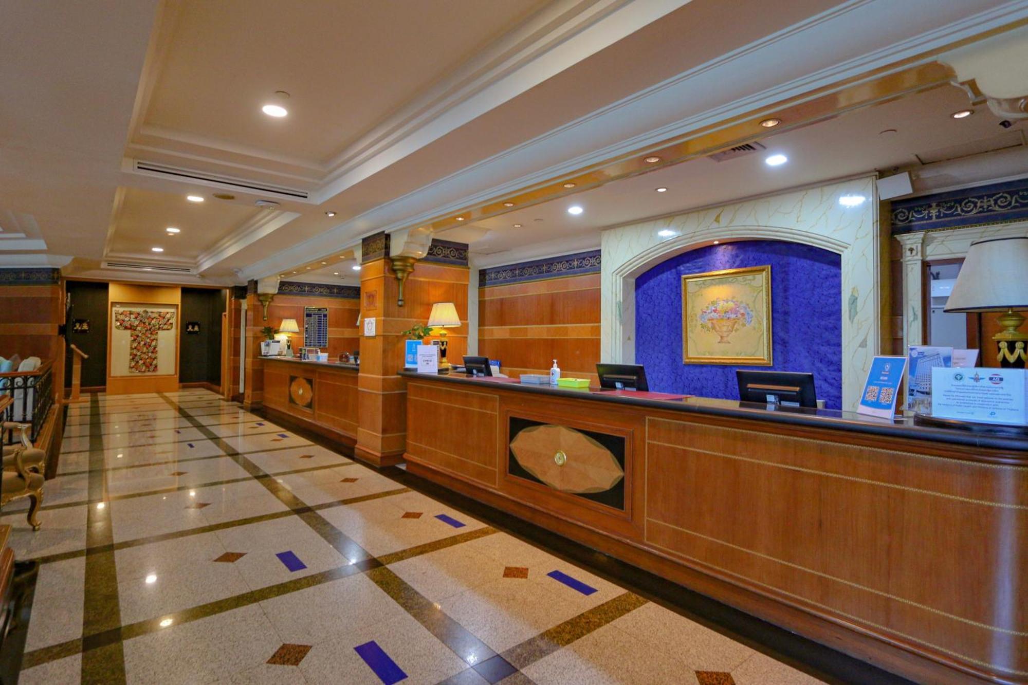 Golden Tulip Sovereign Hotel Bangkok Extérieur photo