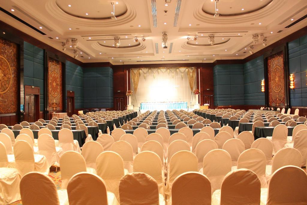Golden Tulip Sovereign Hotel Bangkok Extérieur photo